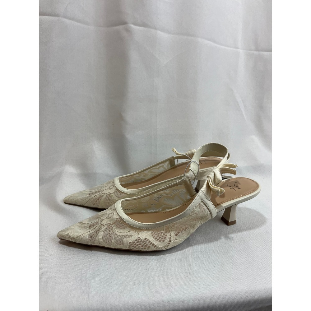 A New Day Cream Floral Lace Slingback Kitten Heels Pointed Toe Pumps Size 10